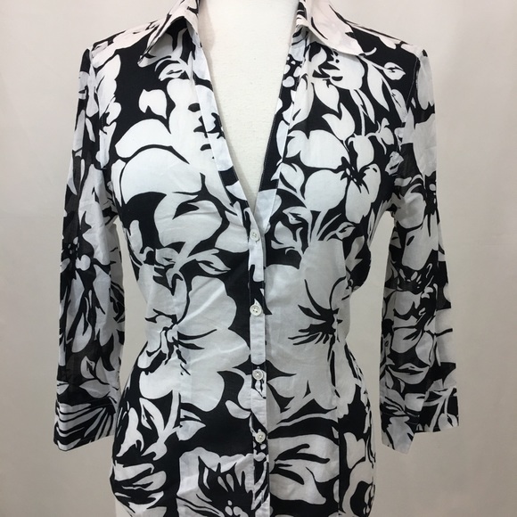 Ann Taylor Tops - Ann Taylor button down top
